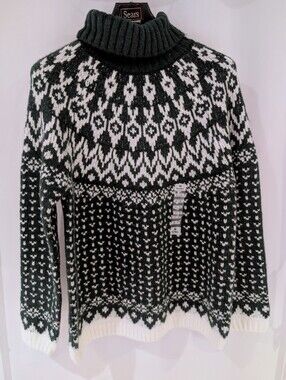 Windriver Dark Green and White Heritage Turtleneck Sweater NWT